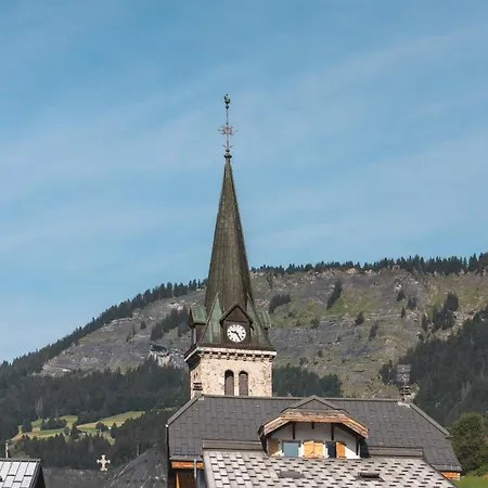 Flat Le Renne Blanc - In The Center Of *